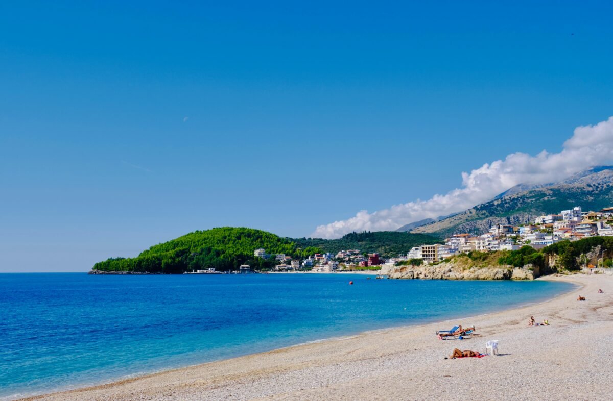 destination dupes costa Albania tendencias de viaje