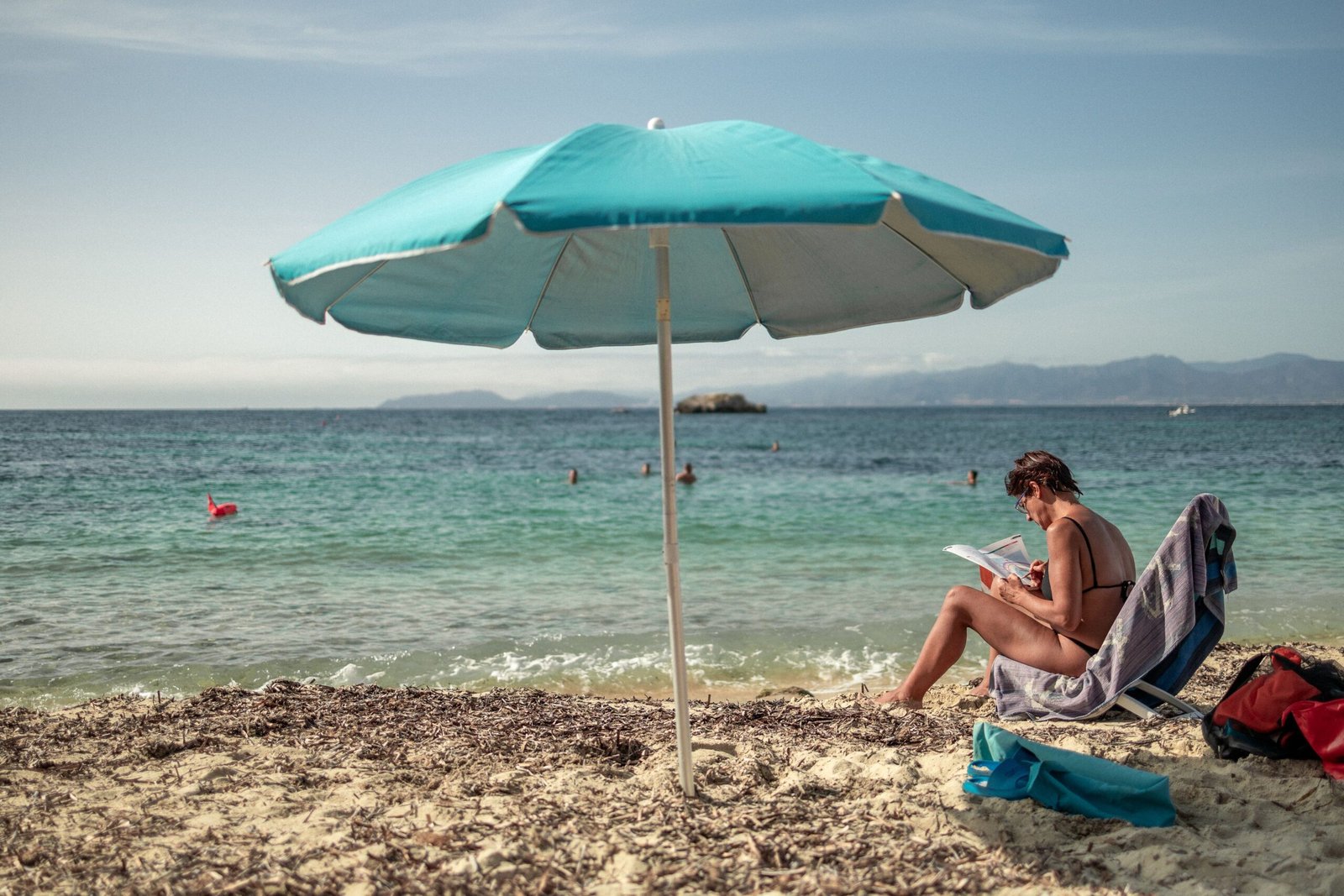 Esenciales de verano para la playa: lo que realmente necesitas