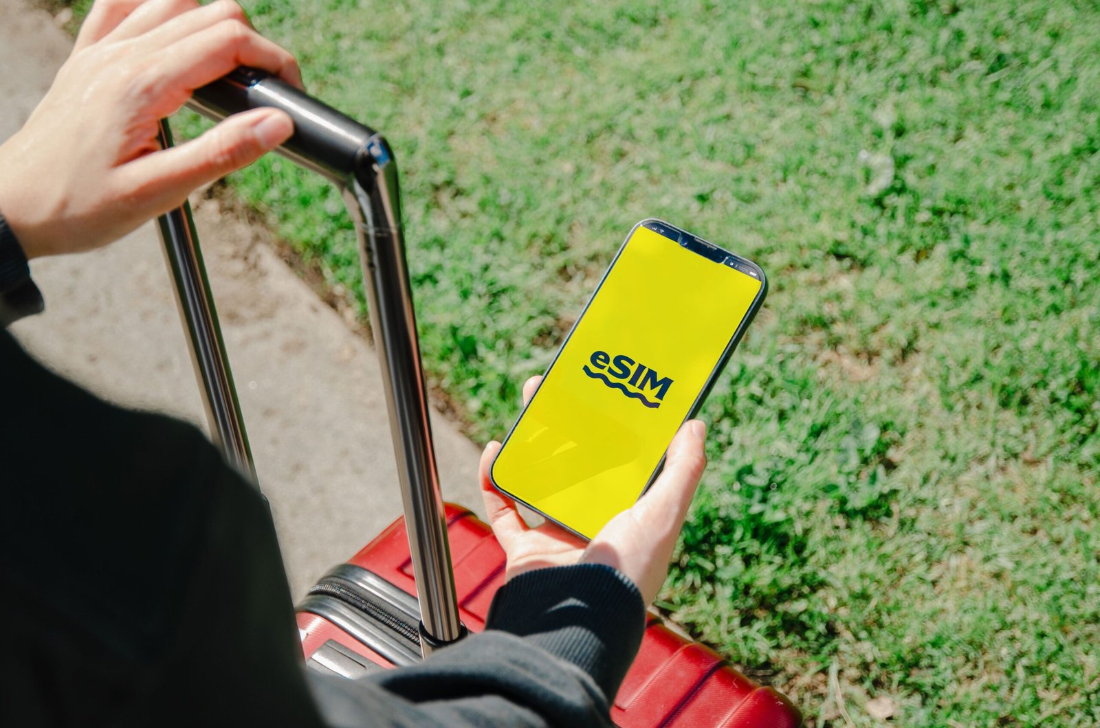 SIM vs eSIM para viajar: cómo tener internet barato en el extranjero