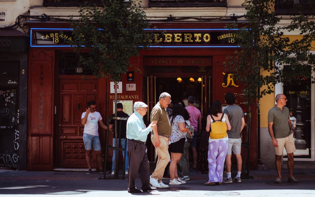 cómo encontrar restaurantes locales cuando viajas